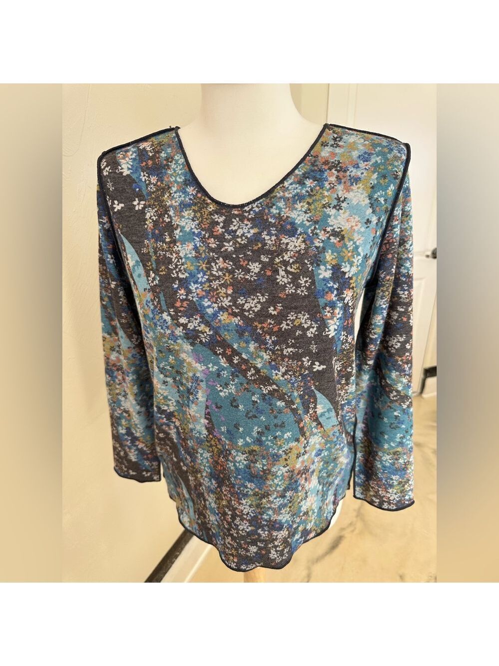Trisha Tyler Abstract Floral Top XS Teal Brown Stretch Knit Long Sleeve